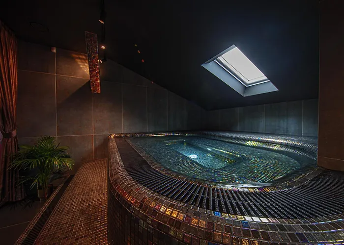 Jacuzzi Apartamentai Red Penthouse Appartement *